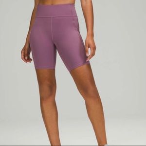 Lululemon Invigorate High Rise Short 8"
Grape Mauve 8